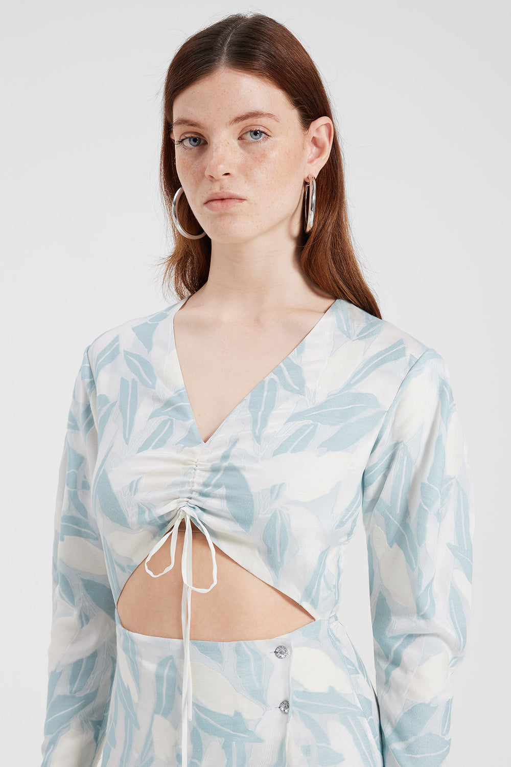 Load image into Gallery viewer, Cut-out floral dress
