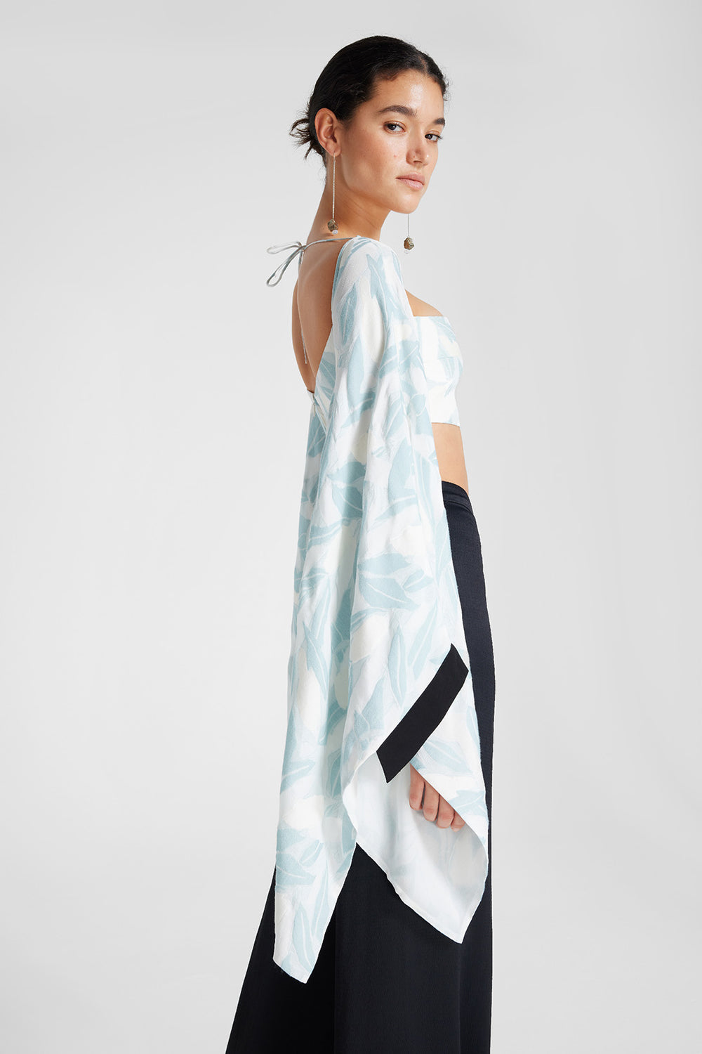 Load image into Gallery viewer, Kimono sleeve crop top